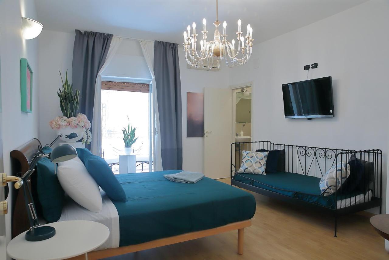 Savoia International_lt_bari Stazione Gasthuis *