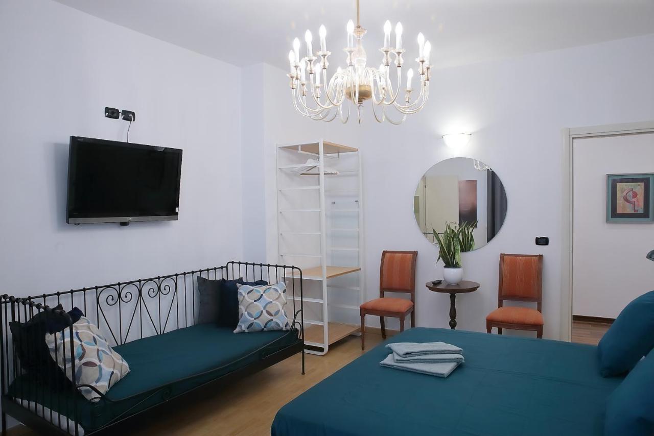 Gasthuis Savoia International_lt_bari Stazione