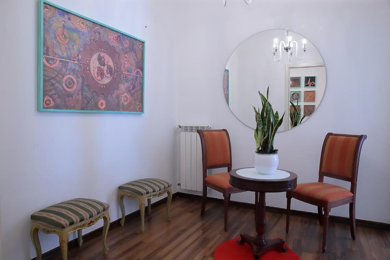Savoia International_lt_bari Stazione Gasthuis *