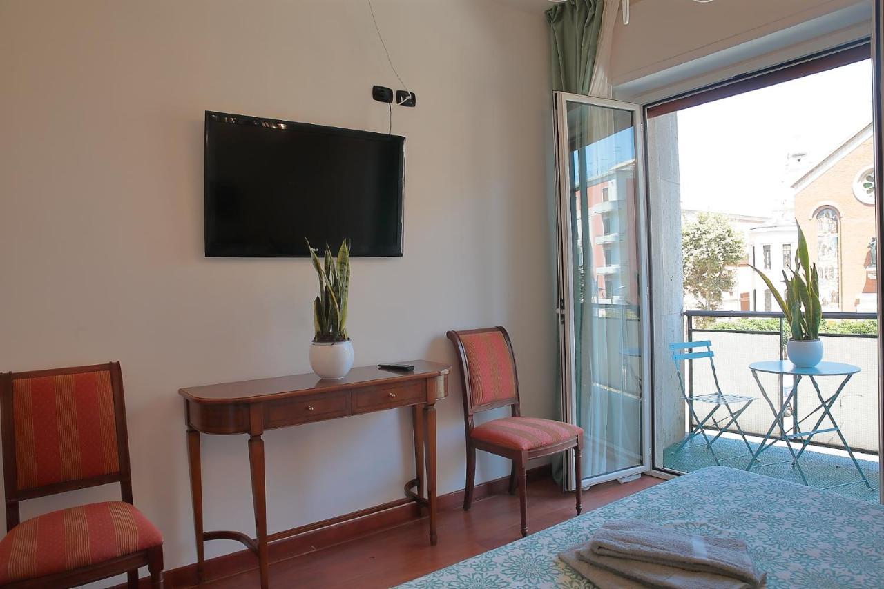 Gasthuis Savoia International_lt_bari Stazione