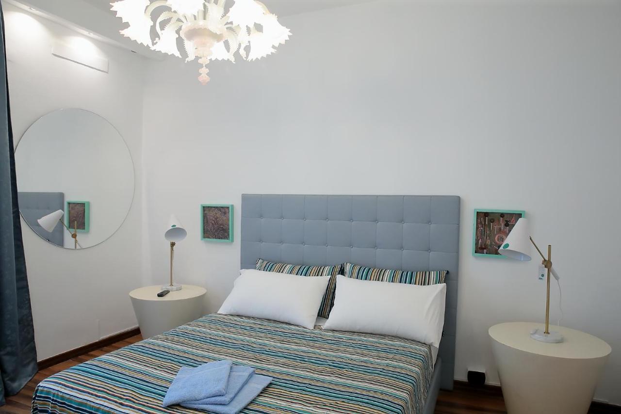 Savoia International_lt_bari Stazione