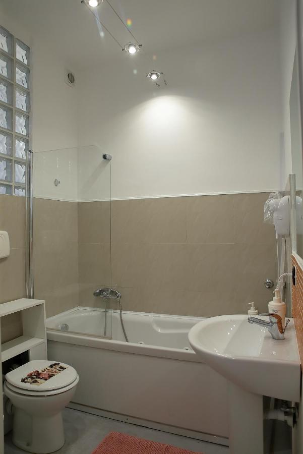 Gasthuis Savoia International_lt_bari Stazione Bari