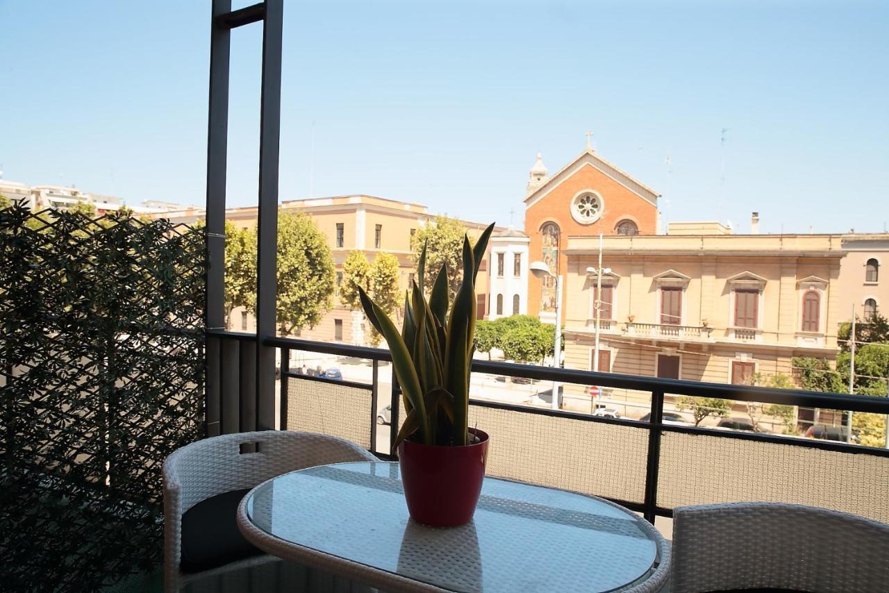 Savoia International_lt_bari Stazione Gasthuis *