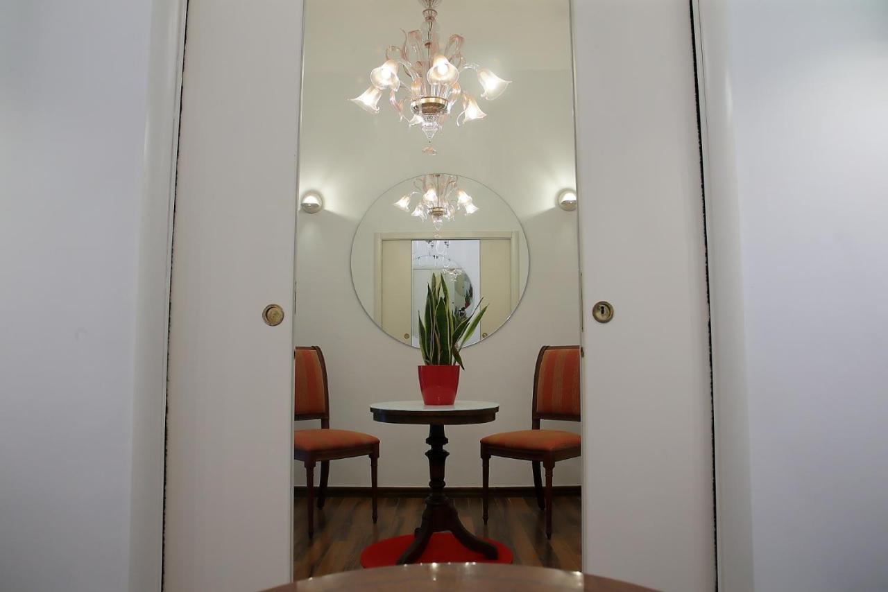 Savoia International_lt_bari Stazione Gasthuis *