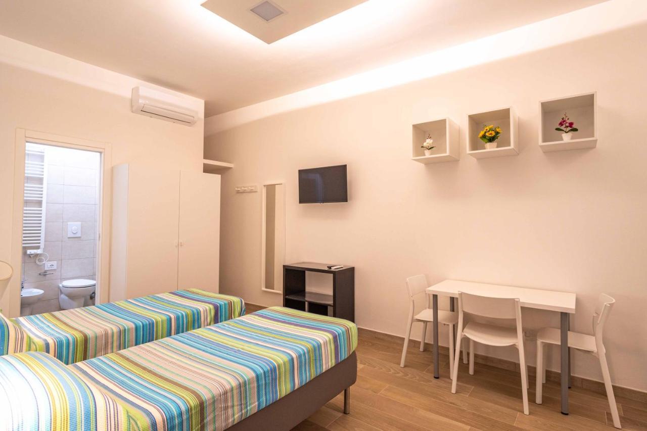 Apartment Seven Notes Bari