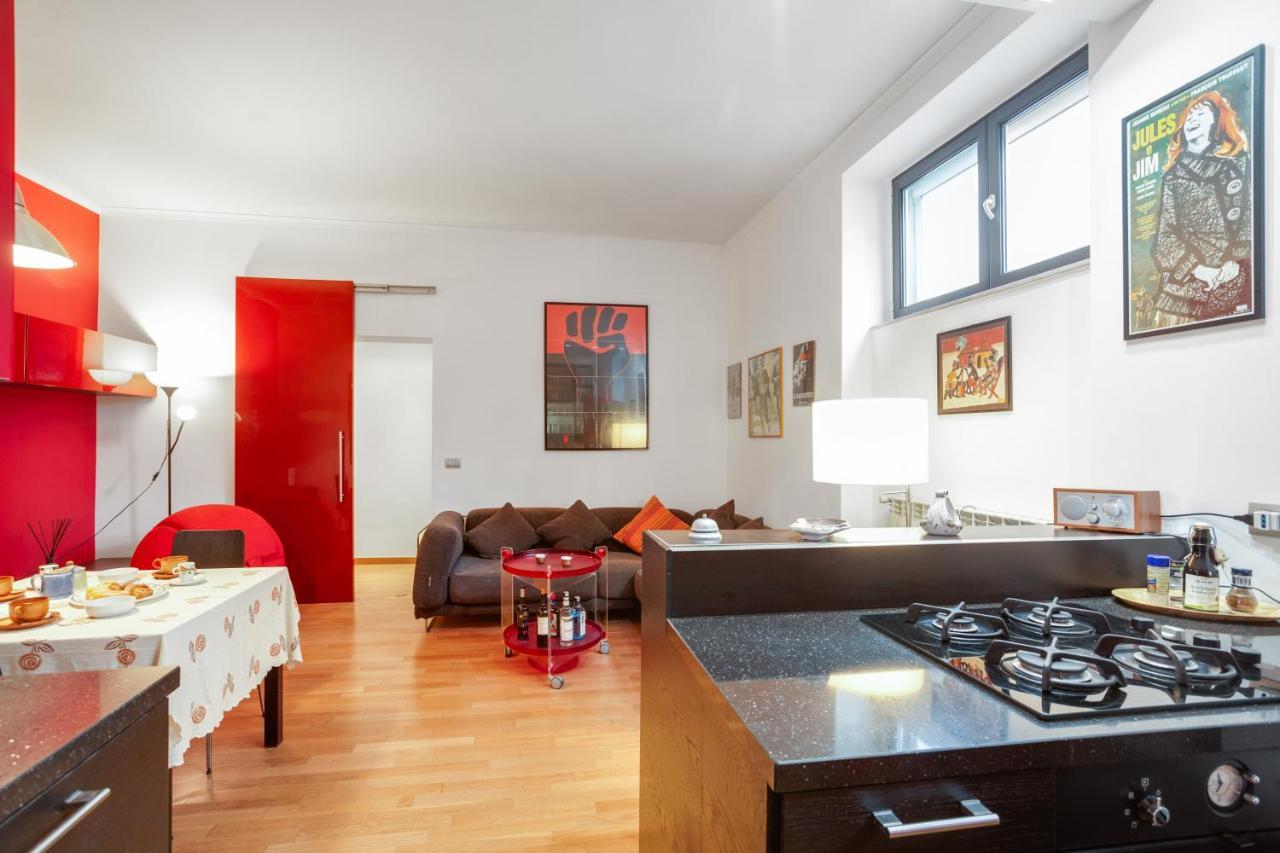 *movies & Books* Stylish House With Jacuzzi Apartment