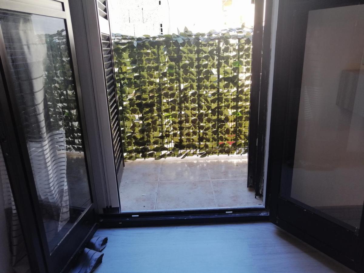 Newhouse Crispi 78 * Bari