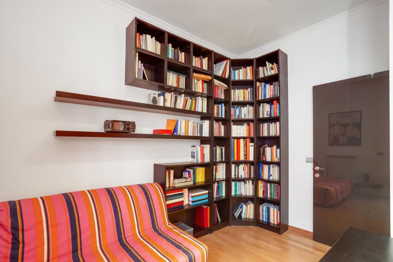 Apartment *movies & Books* Stylish House With Jacuzzi *