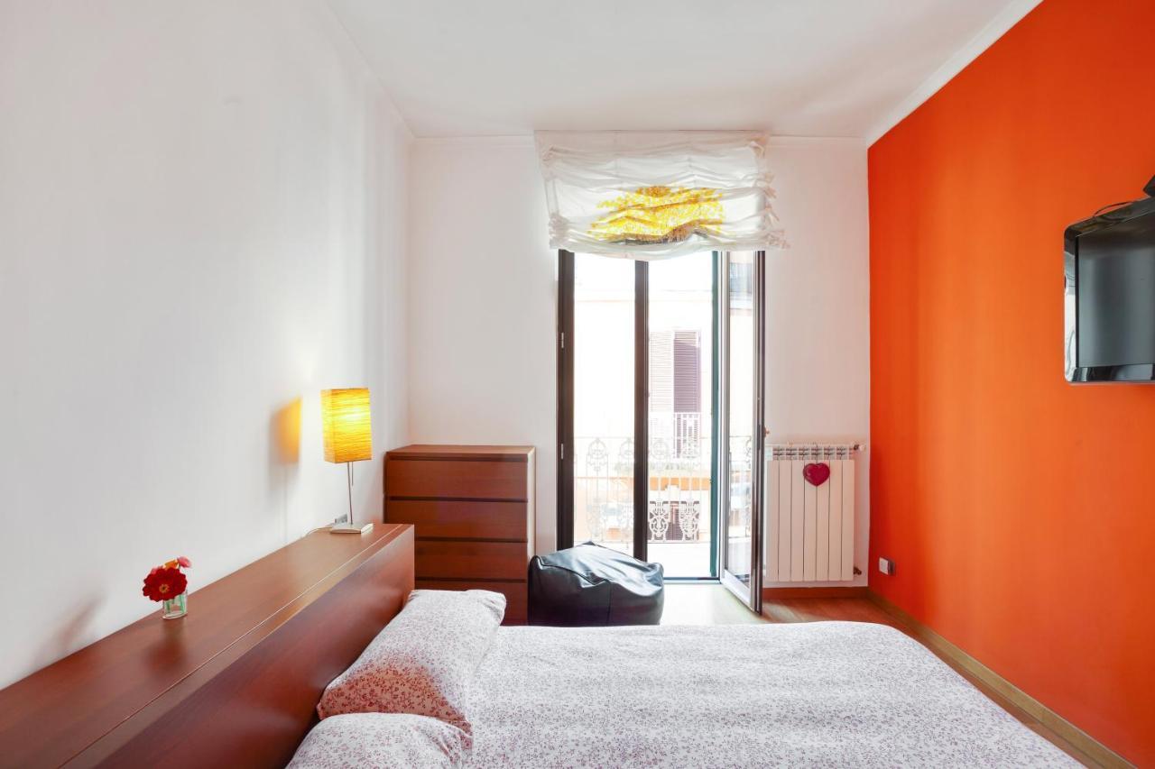 *movies & Books* Stylish House With Jacuzzi