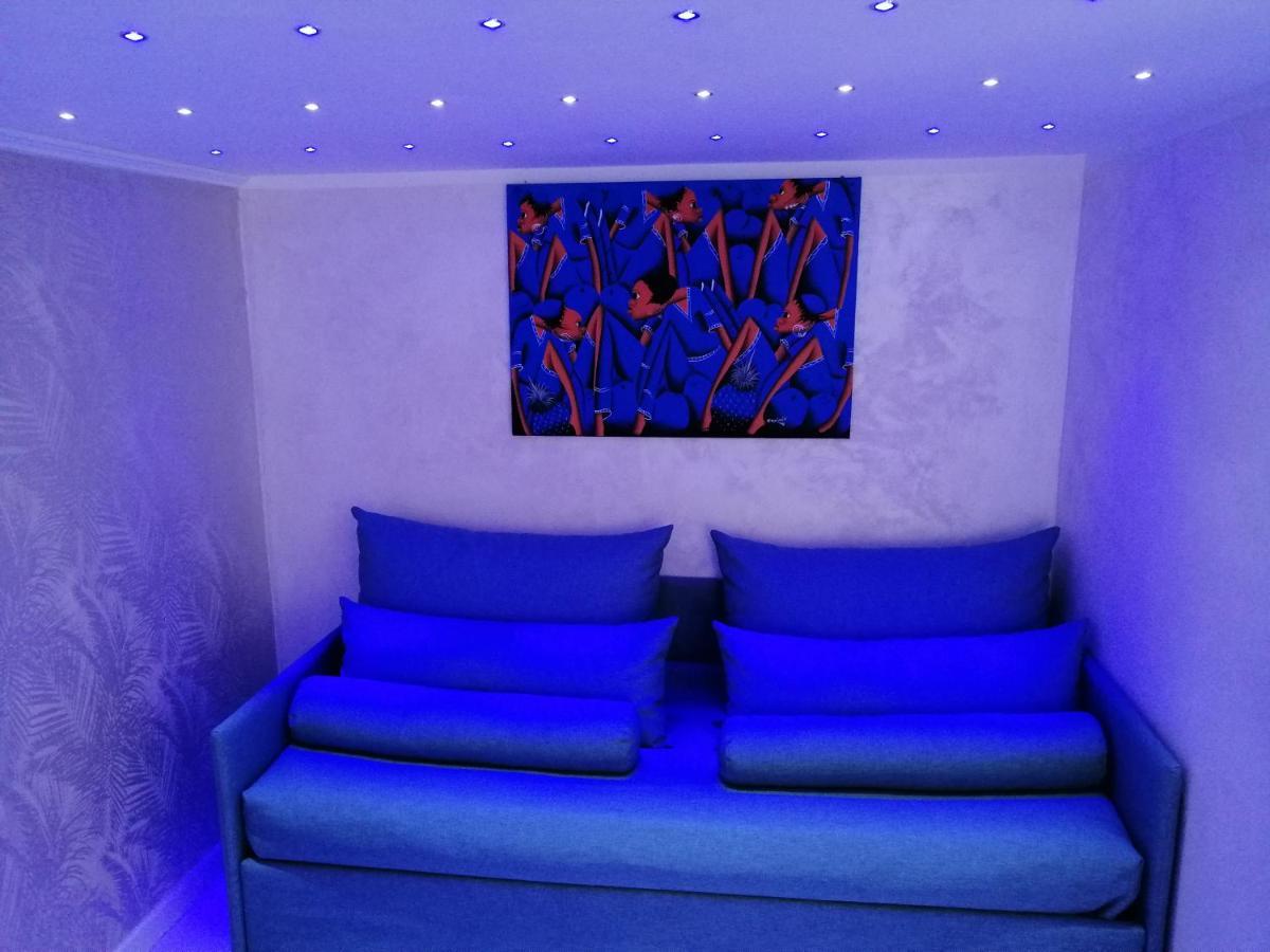 Newhouse Dante * Bari