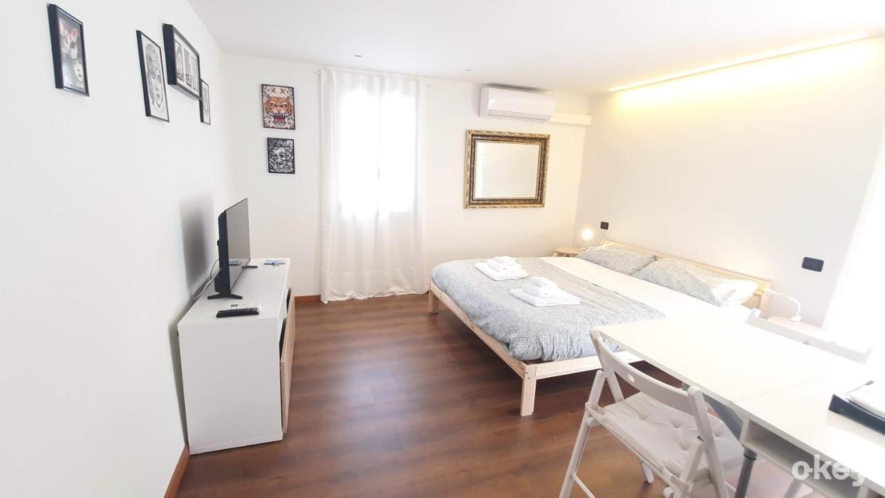 La Terrazza Tra I Tetti Studio - Centro Apartment *