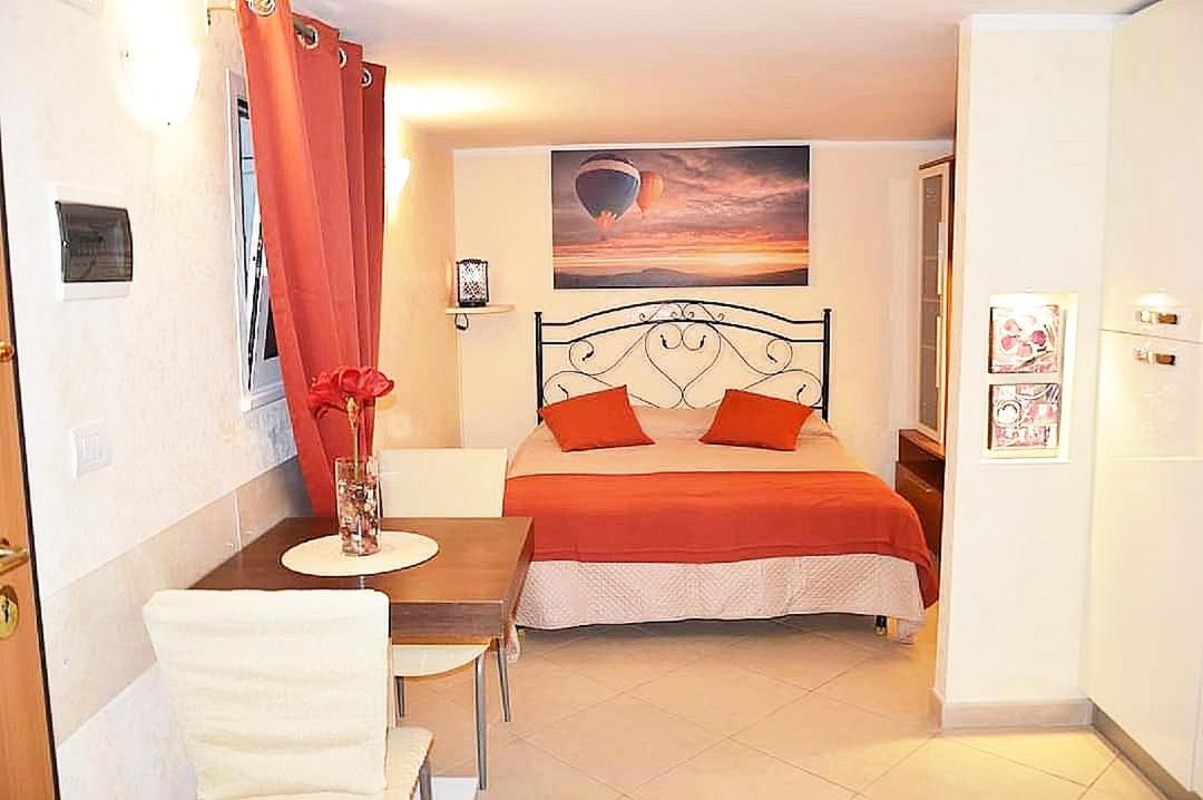 Olimpia House - Station Apartment Bari