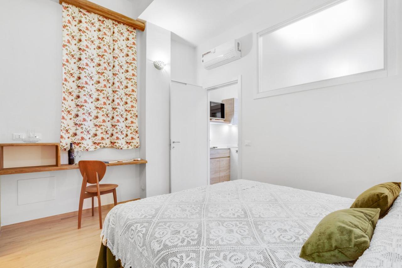Madame Bari' In The Heart Of Apartment