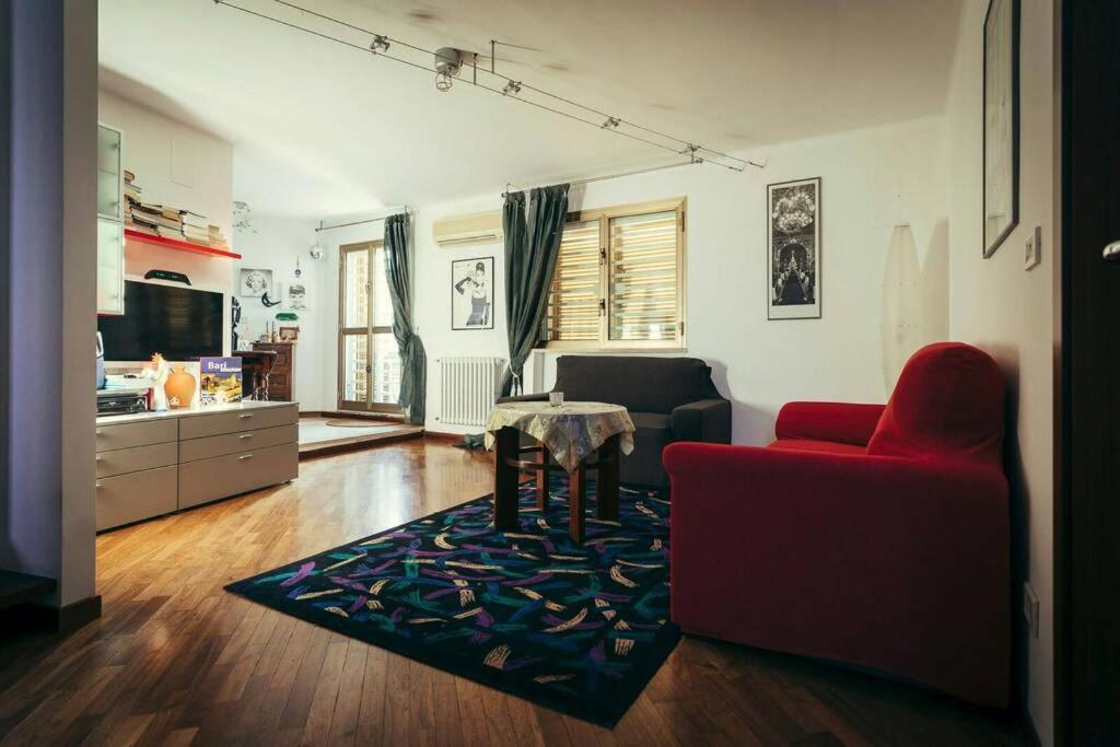 Centro, Bivani Con Terrazzo. Bari