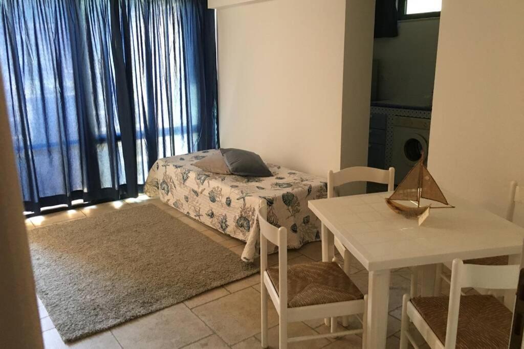 Antonia Sul Mare Con Piscina Torre A Mare Bari
