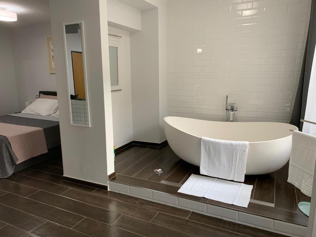Argiro95 Luxury Apartment Bari