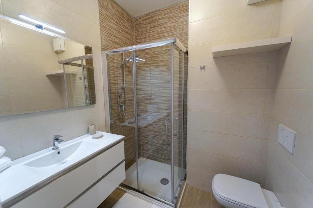 Wojtyla Airport Guest house Bari
