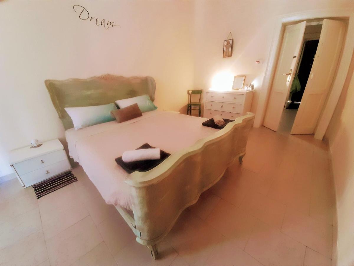 Rr Nicholas Apartament+ Wifi * Bari