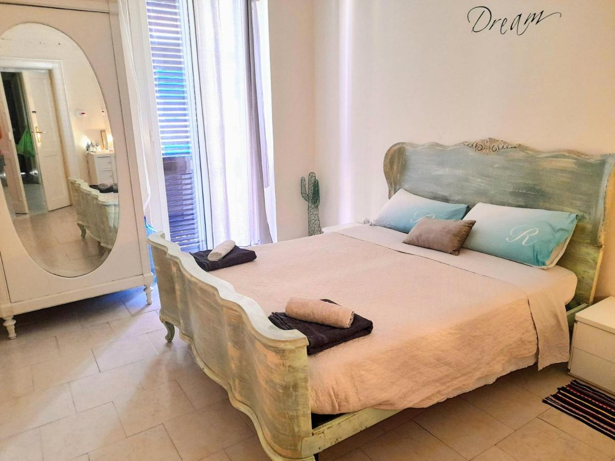 Rr Nicholas Apartament+ Wifi * Bari