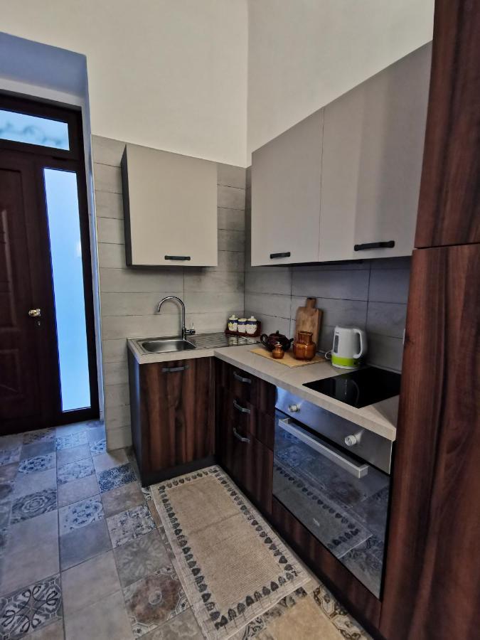 Whiteflower Apartment *