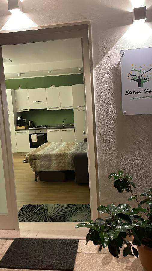 Sisters' House Bari