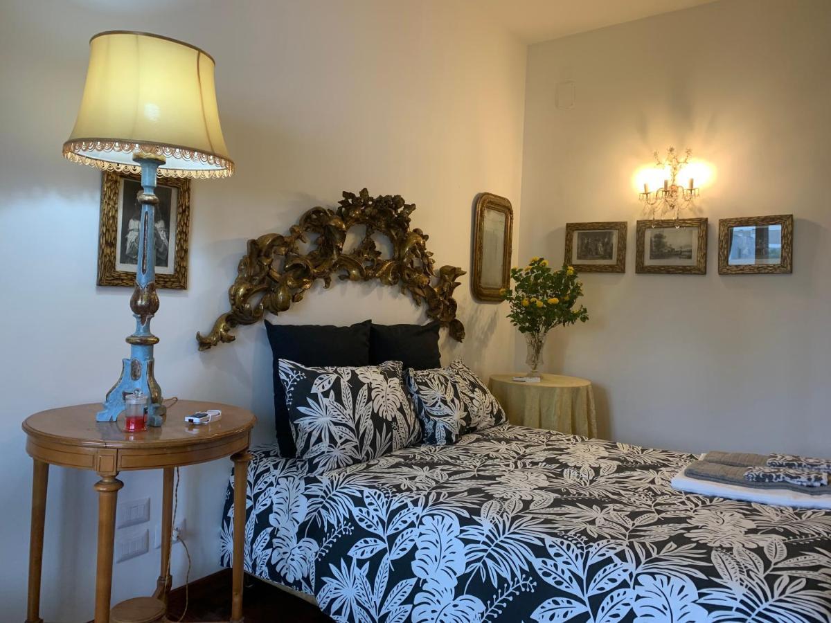 La Casa Di Emanuella - & International