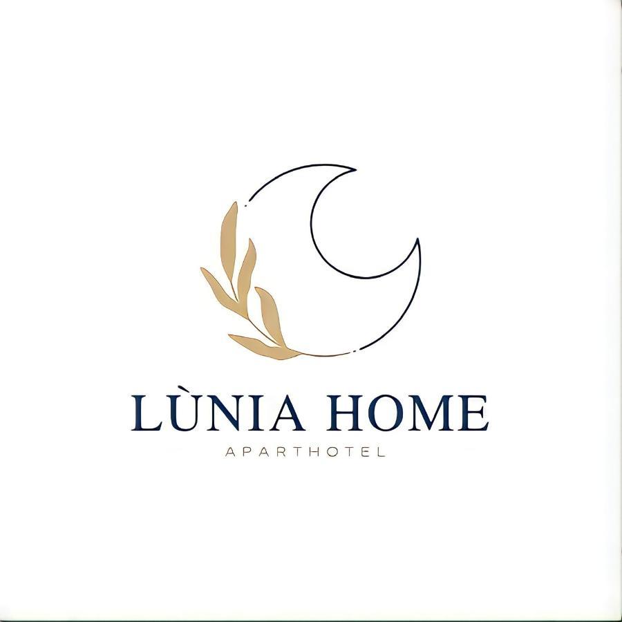 Lunia *