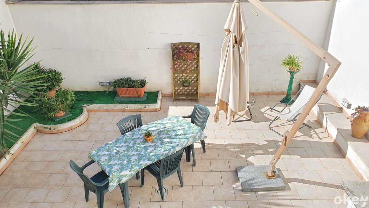 Garden House - *