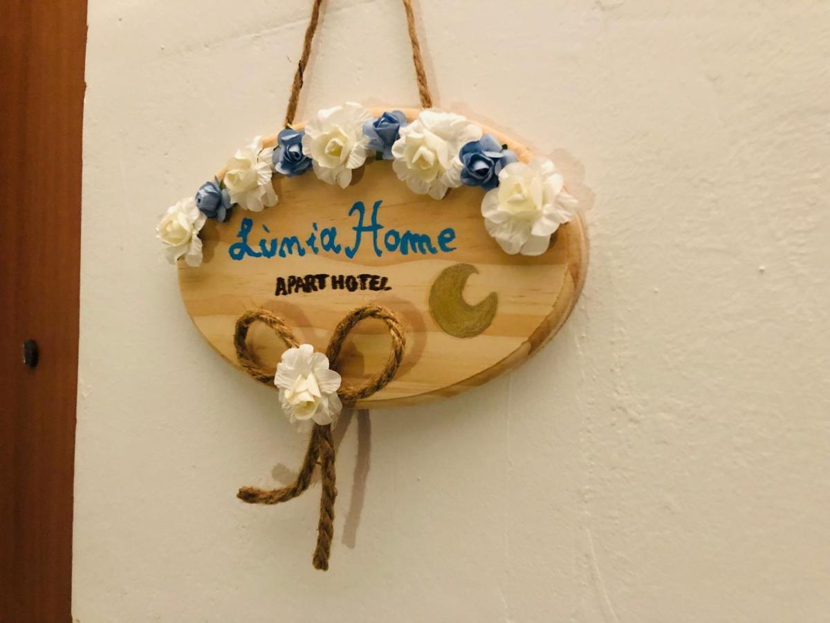 Lunia *