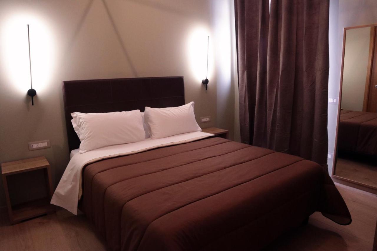 Manhattan & Guest house Bari