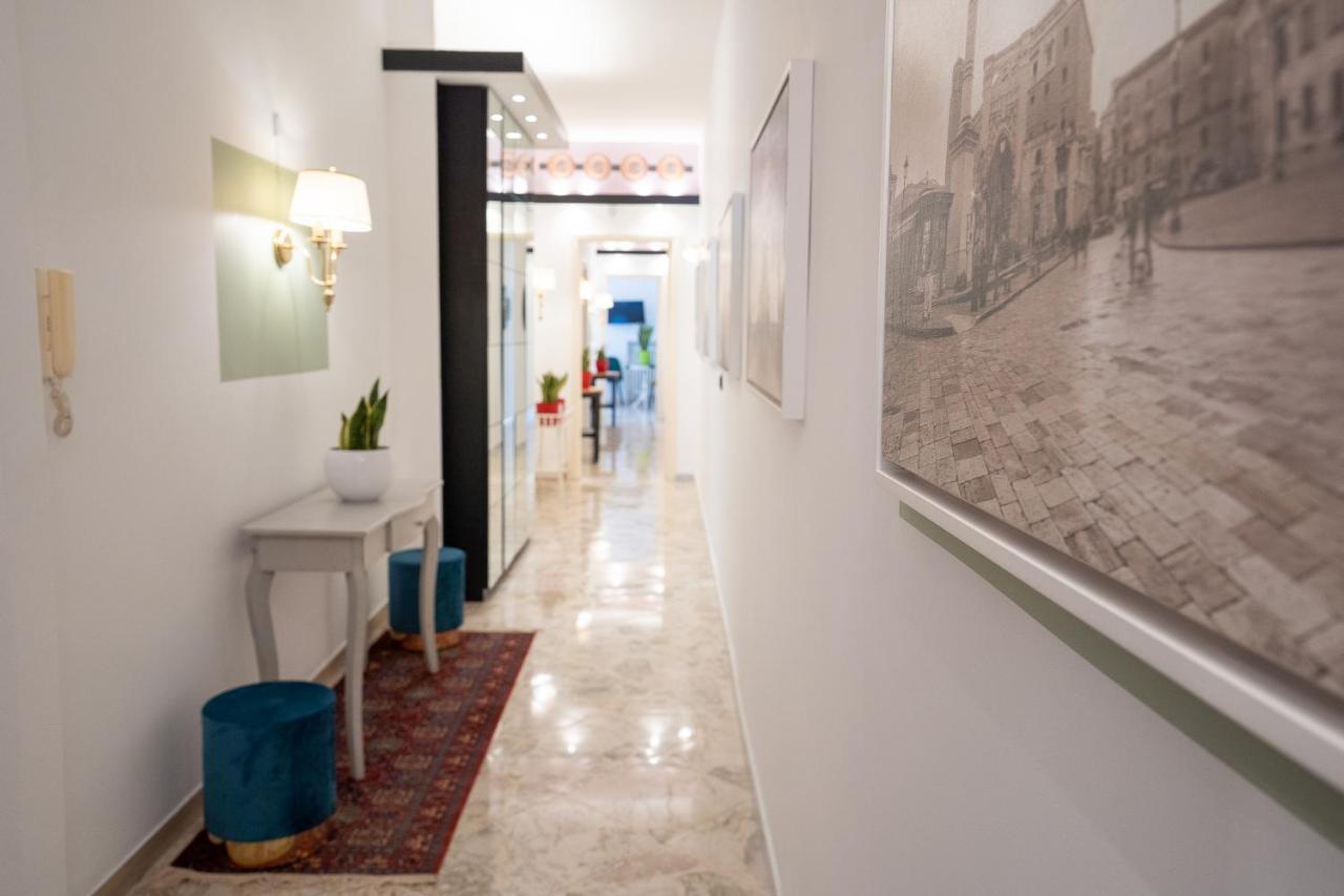 Guest house Cavour Centro _ Brand Life _ *
