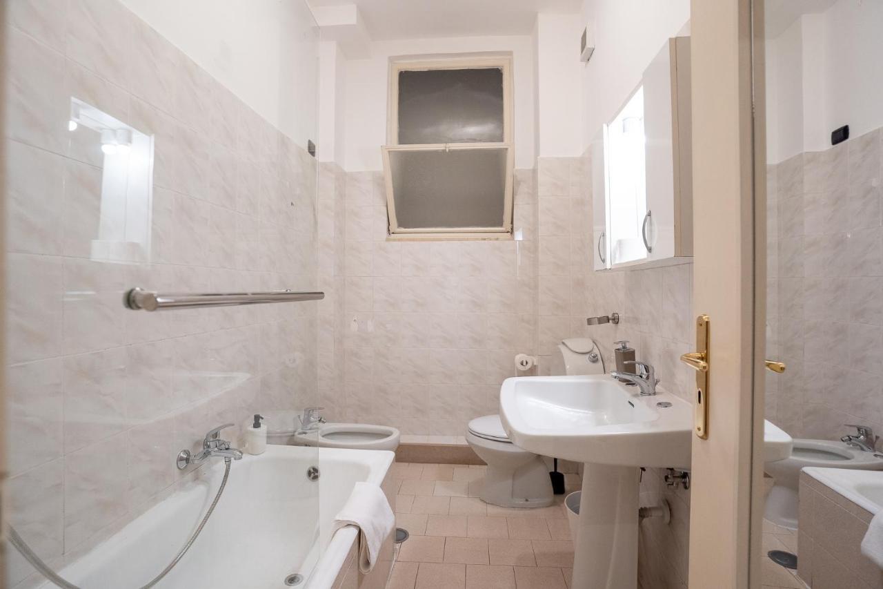 Guest house Cavour Centro _ Brand Life _ *