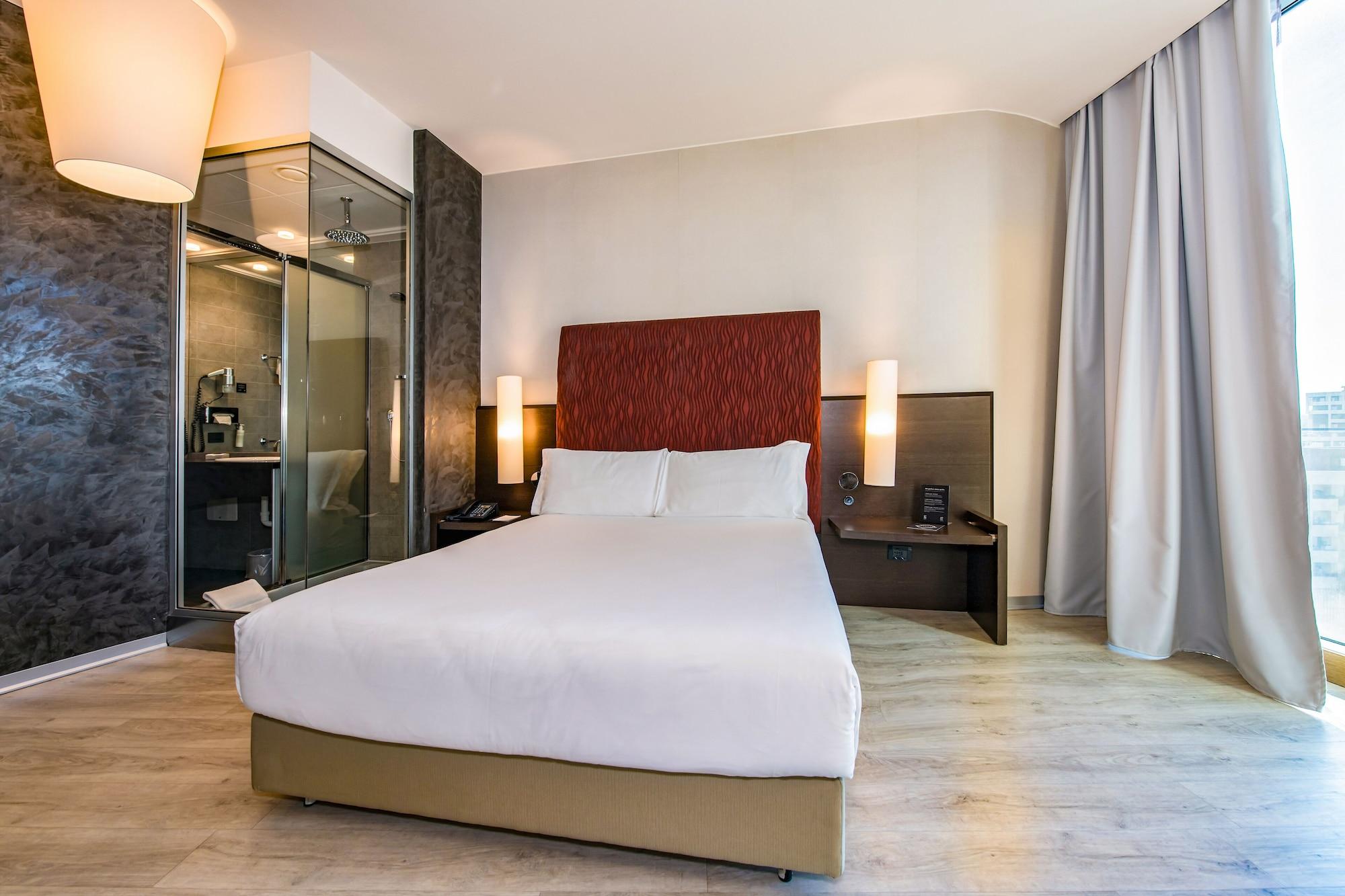 Hi Hotel 4*