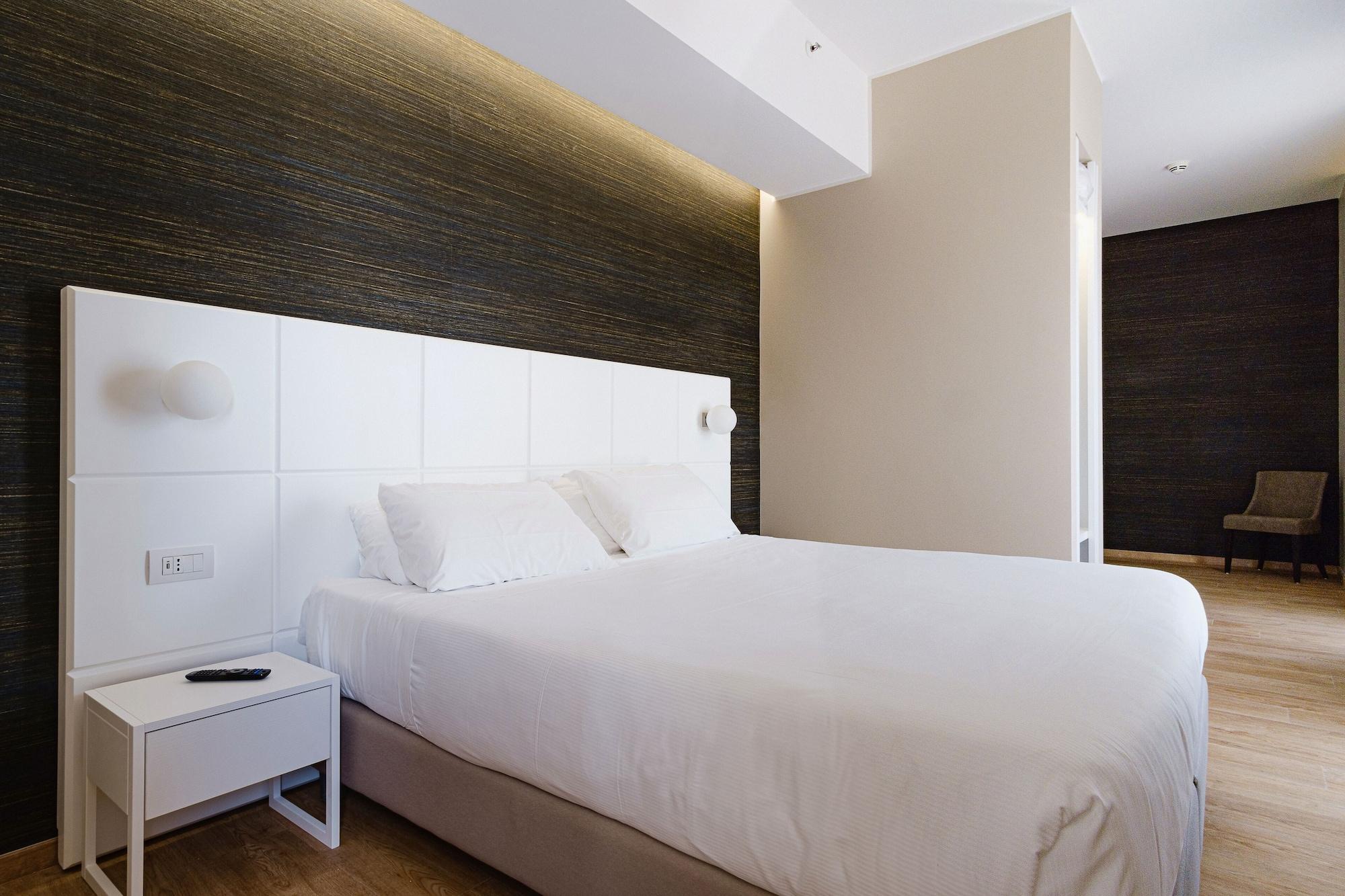 Hotel Boston 4*