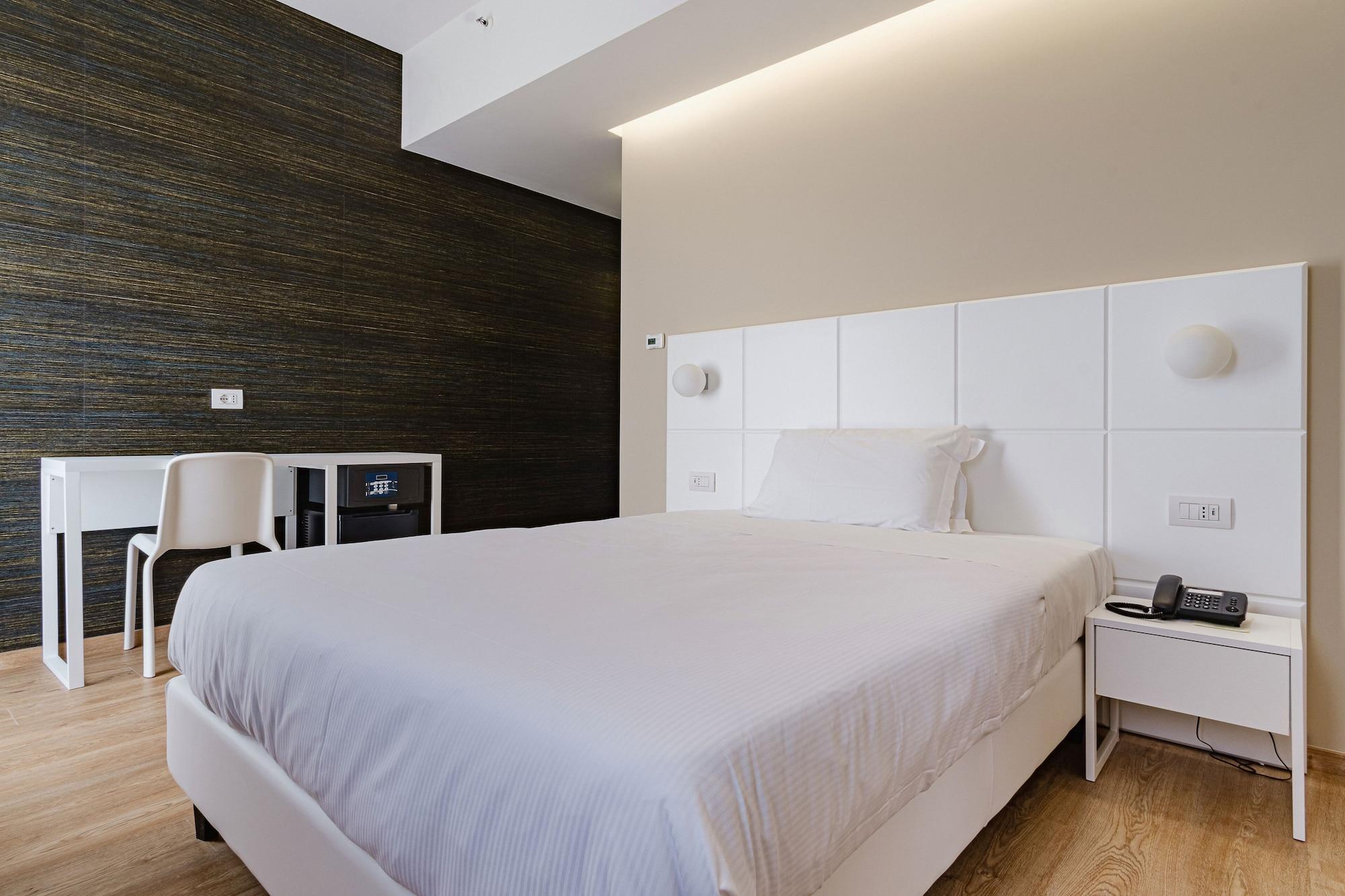 Hotel Boston 4*