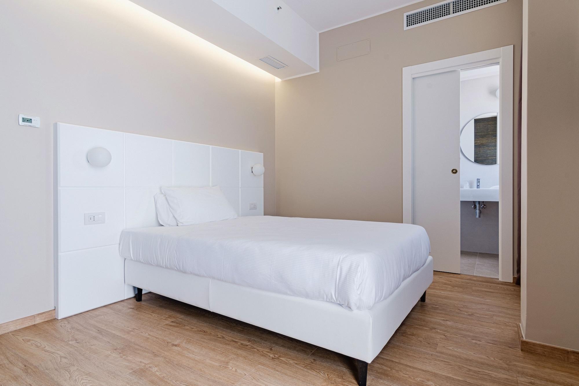 Hotel Boston 4*