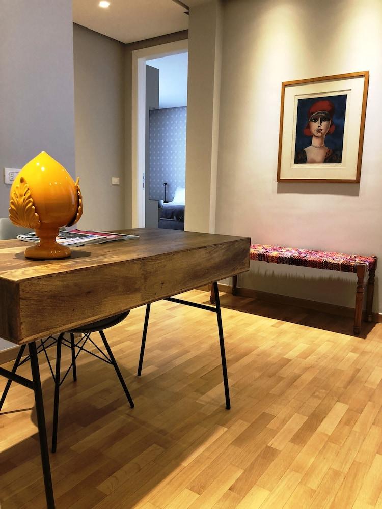 200 & Terrace 3* Bari
