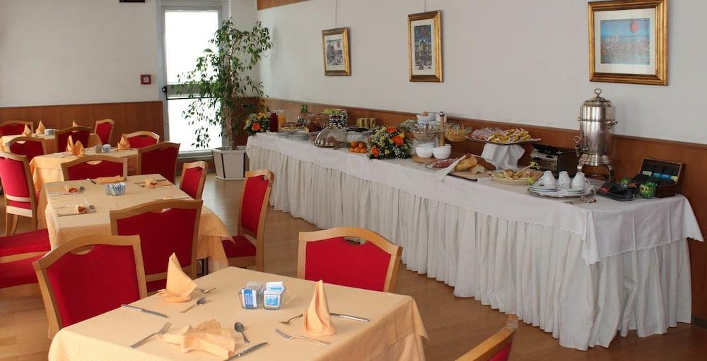 Grand Leon D'oro Hotel