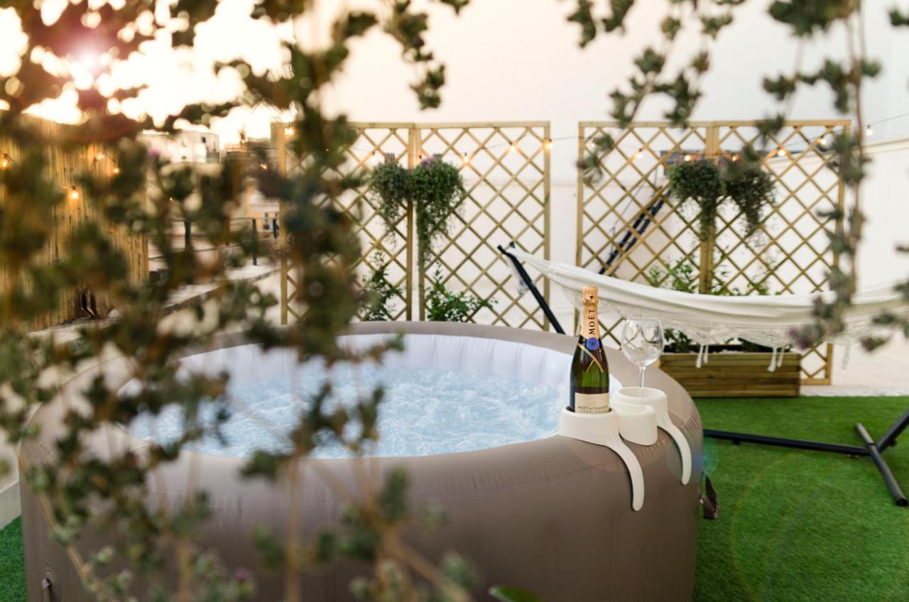 Apulialux Penthouse & Garden Con Spa In Centro Apartment