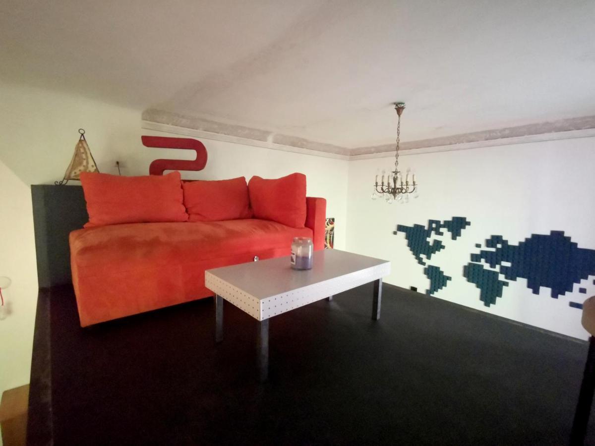 Casa Rossa Apartment *