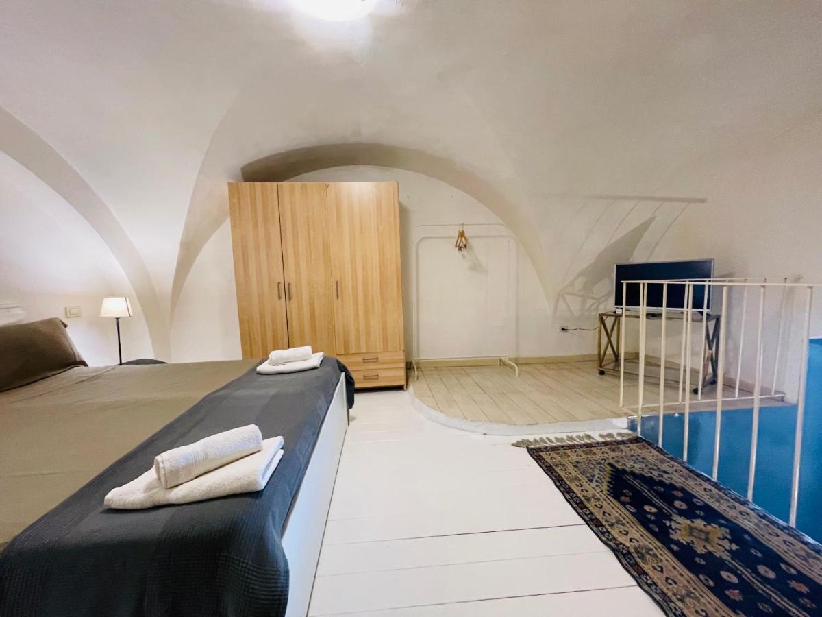 Ground Floor Center 85 * Bari