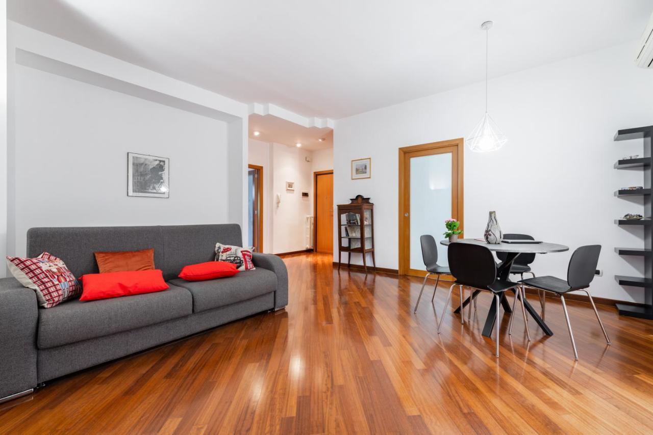 Roomy With Terrace & Parking Apartment Bari