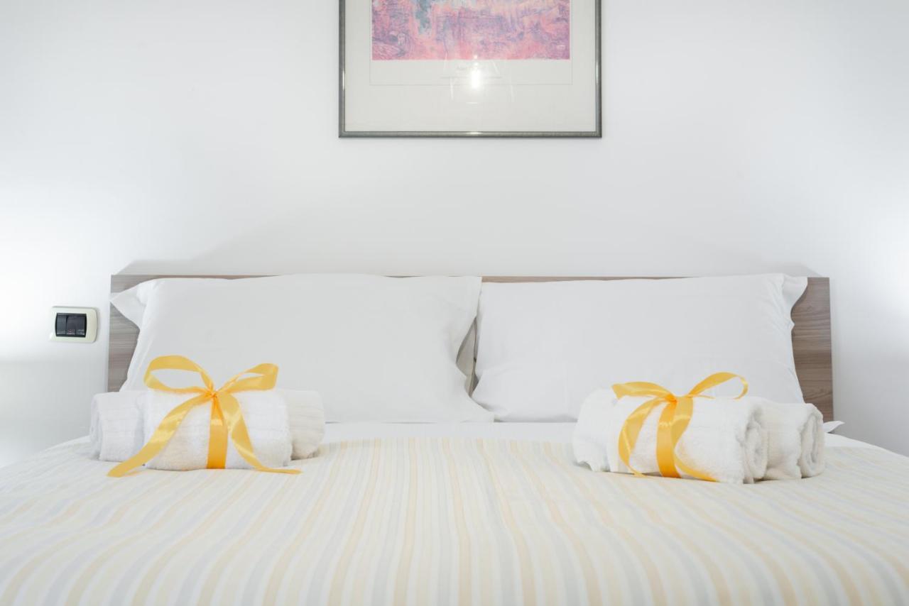 Roomy With Terrace & Parking