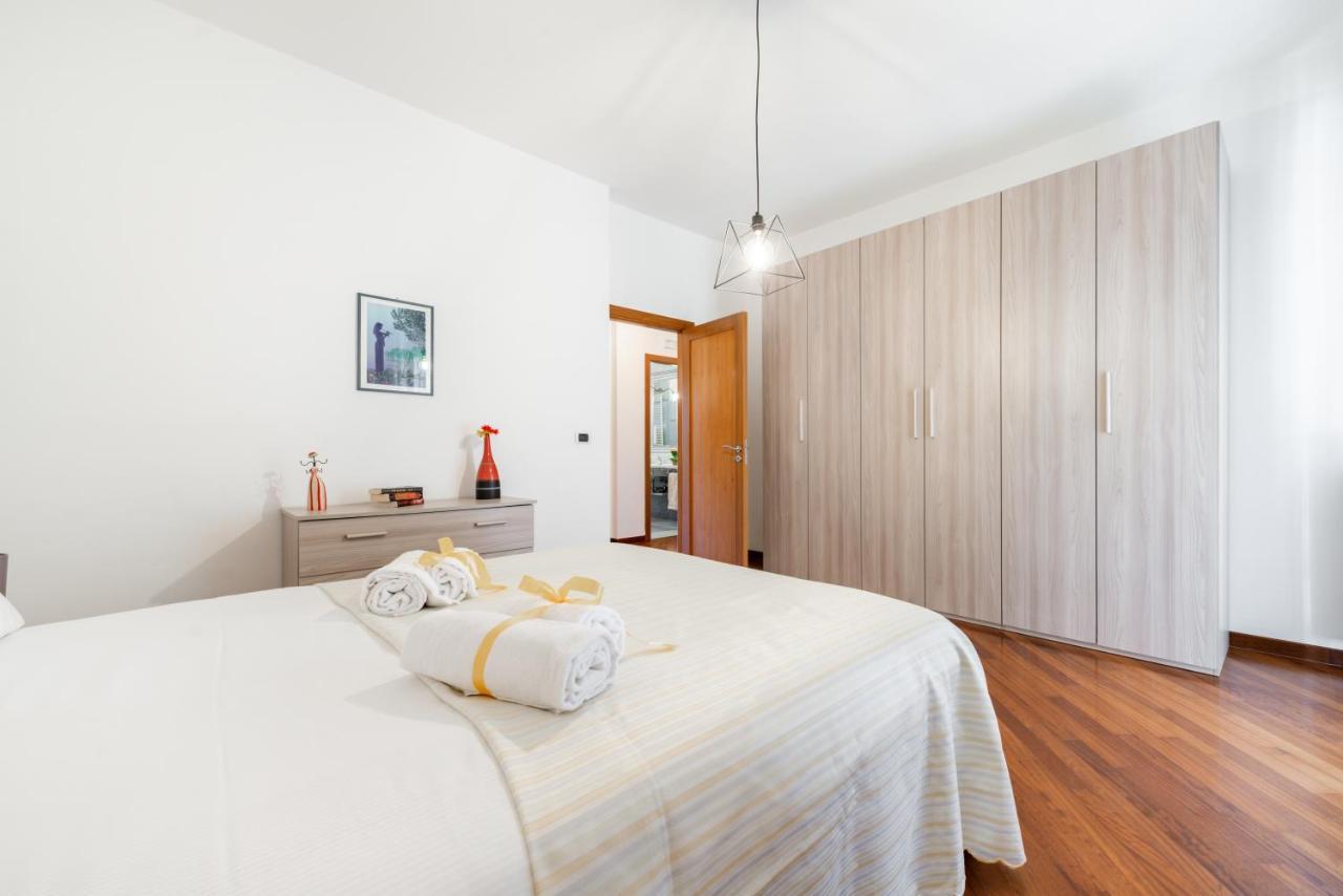 Apartment Roomy With Terrace & Parking Bari