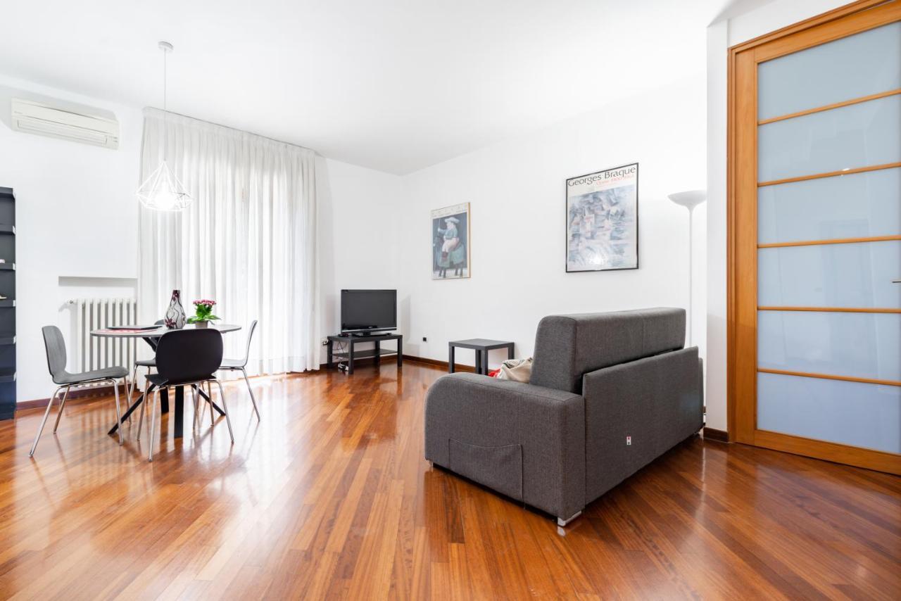 Roomy With Terrace & Parking *