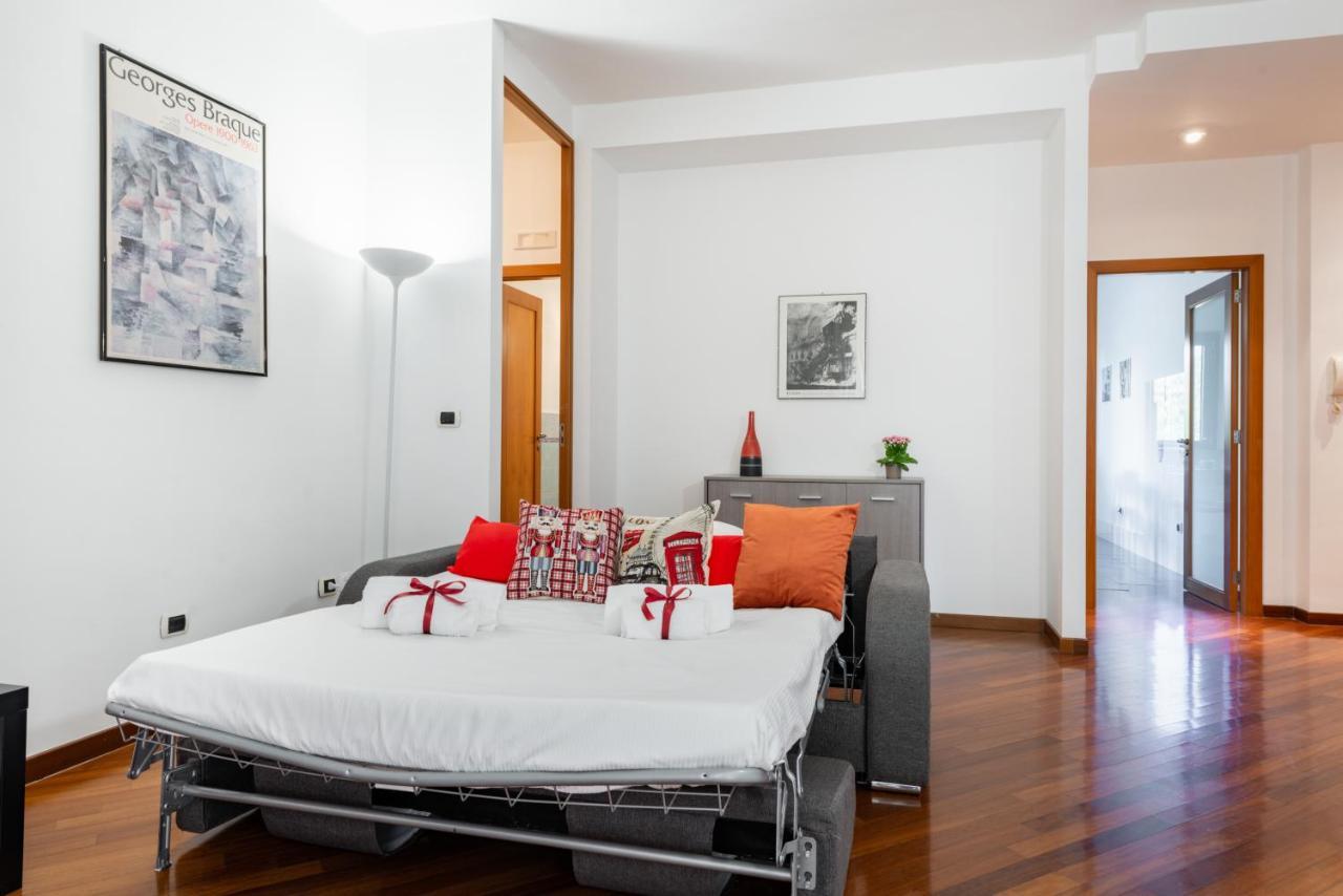 Roomy With Terrace & Parking