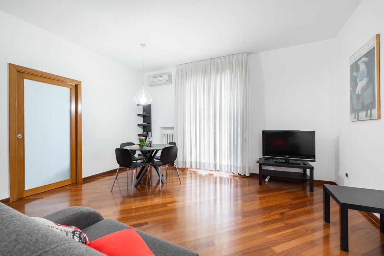 Roomy With Terrace & Parking Apartment *