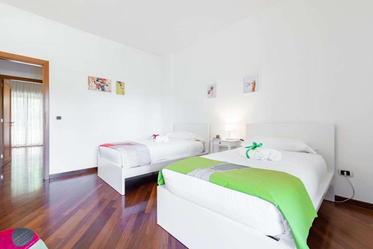 Roomy With Terrace & Parking Apartment Bari