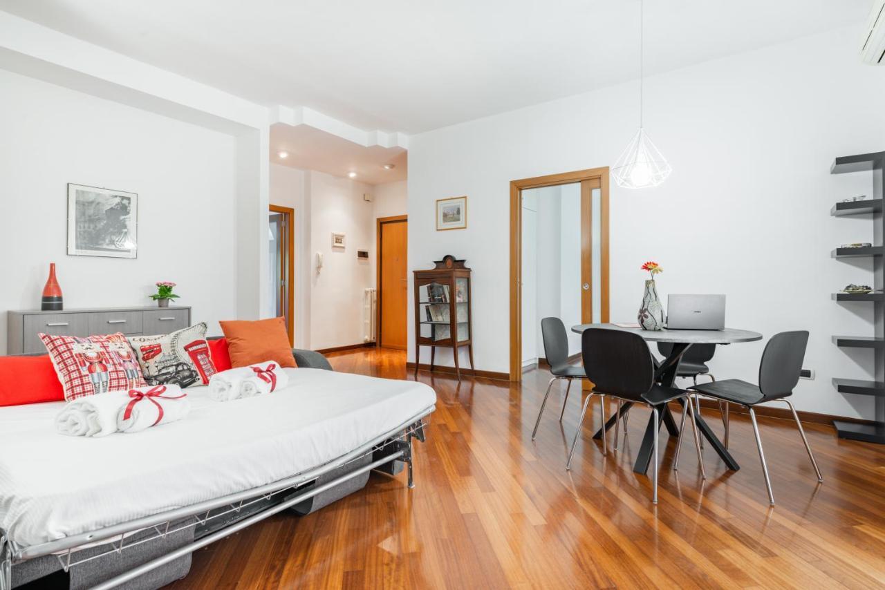 Apartment Roomy With Terrace & Parking Bari