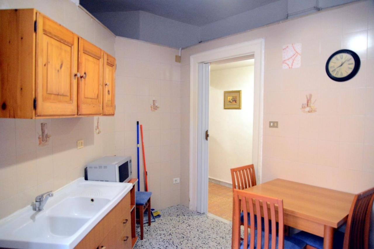 Nicolai 274 * Bari